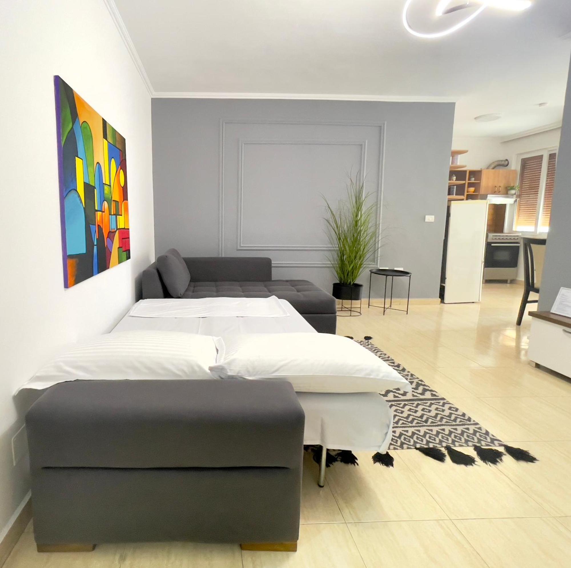 Maris Apartment Tiranë Luaran gambar